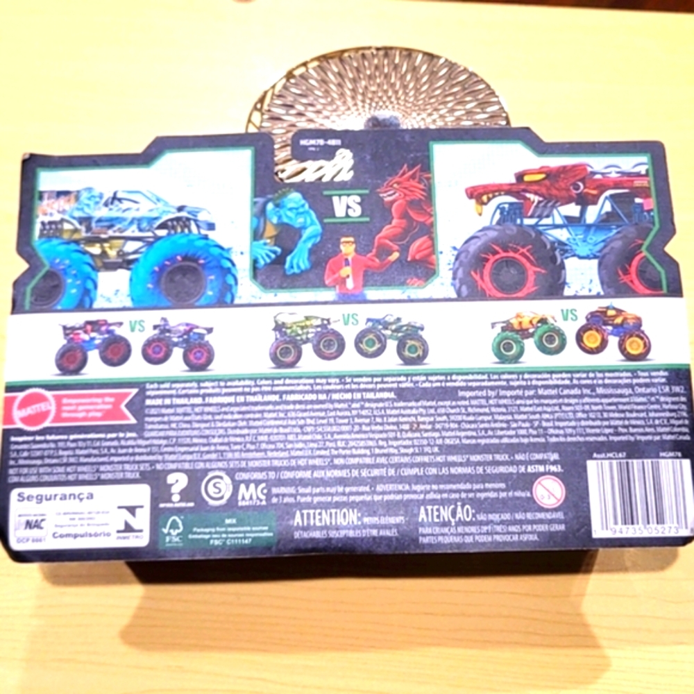 Monster Trucks Roarin' Rumble Set - The Monster vs Werewolf - Picture 16 of 16